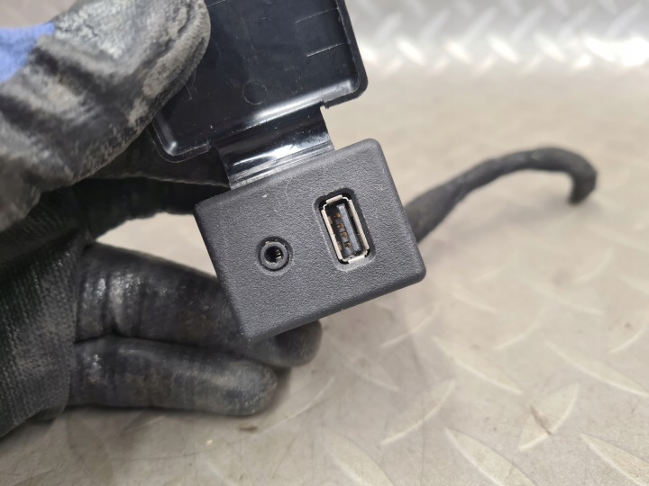 фото №6, Гнездо aux usb штекер opel meriva ii b 13339483