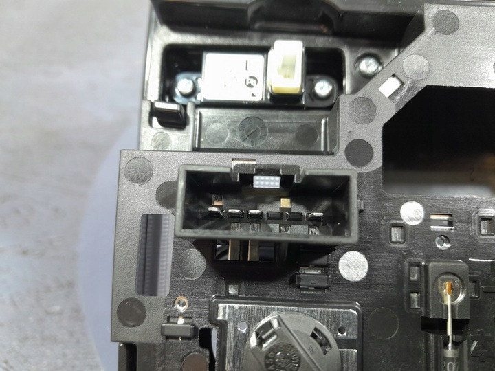 фото №6, Kia ceed iii рестайлинг лампа потолок бардачок 928xx-m6xxx