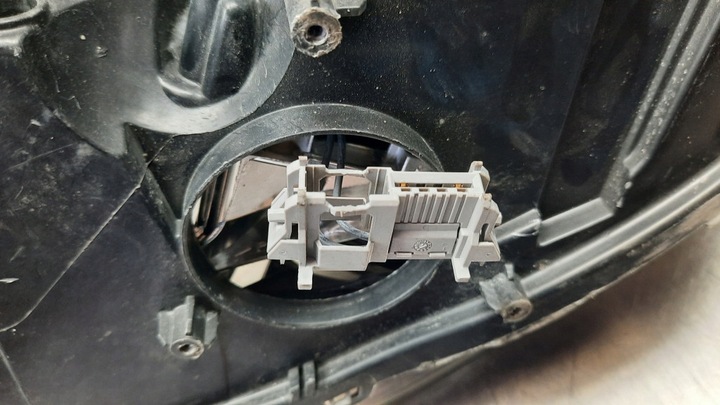 фото №14, Фара правые bi ксенон 31383063 volvo s60 v60 10-13r повреждённая