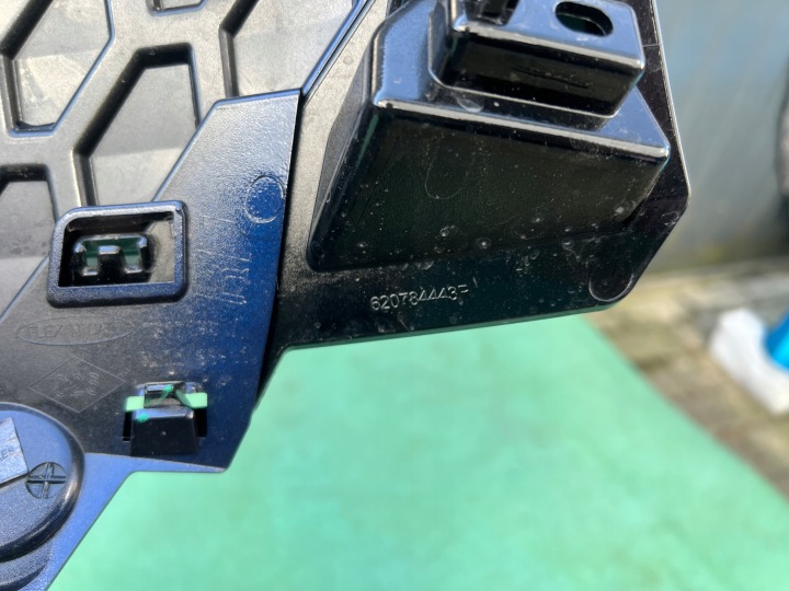 фото №6, Центральная решётка бампера радиатор renault scenic v 5 e-tech 620784443r