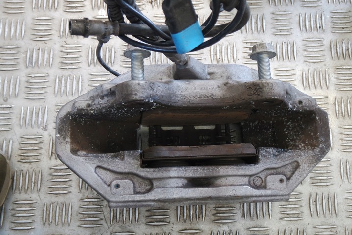 фото №5, Супорт гальмівний праві перед mercedes w222 / nr38