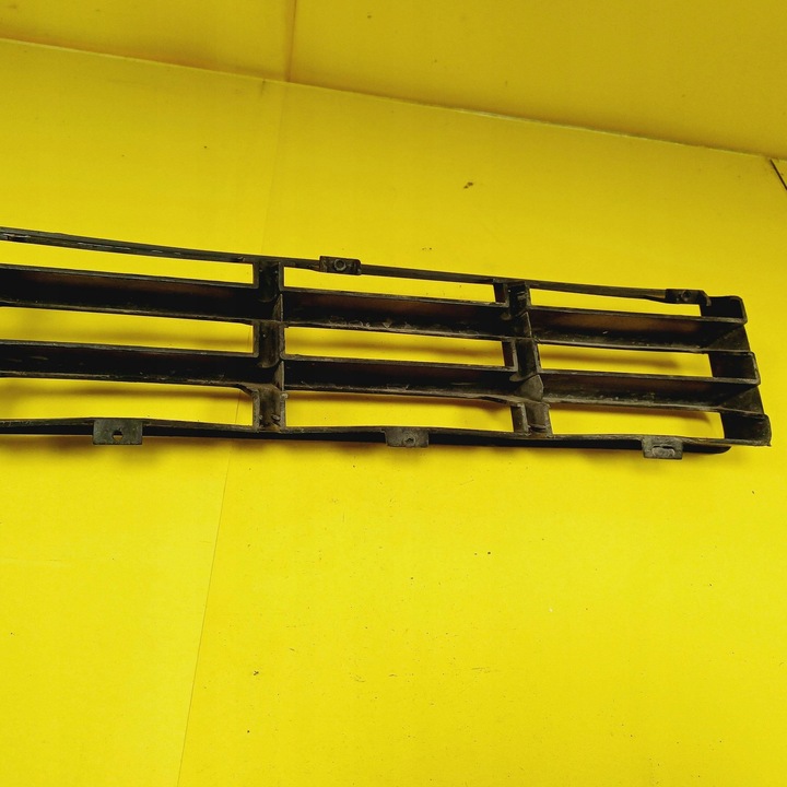 фото №8, Решётка бампера средняя volkswagen golf iv 1j0853677 nr15