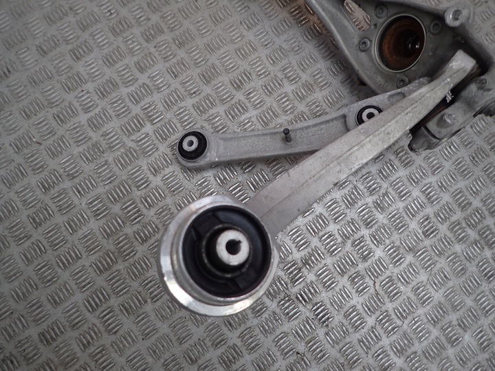 фото №6, Audi q7 sq7 4m підвішування поворотна опора передня права важелі n43