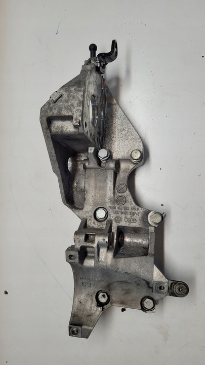 фото №1, Лапи кронштейн генератора vw golf vi 2.0 tdi cba