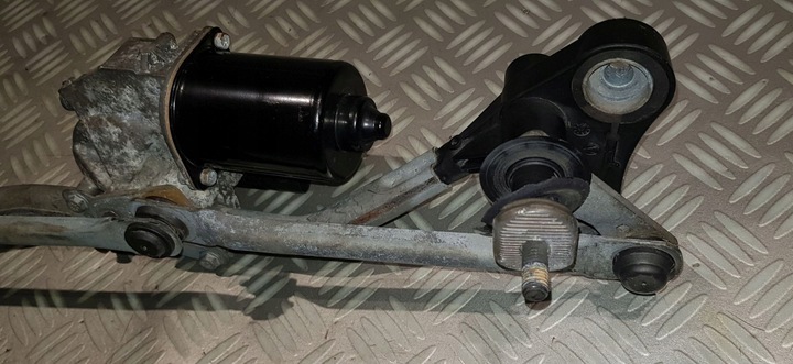 фото №16, Bmw e60 e61 e63 двигунчик механізм двірник скла перед 7131164 європа