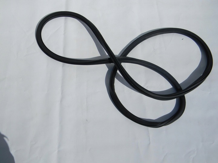 фото №1, Прокладка дверь левый правые зад 1k6867911d golf v