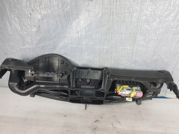 фото №7, Subaru impreza gd 03-07 торпедо консоль подушка