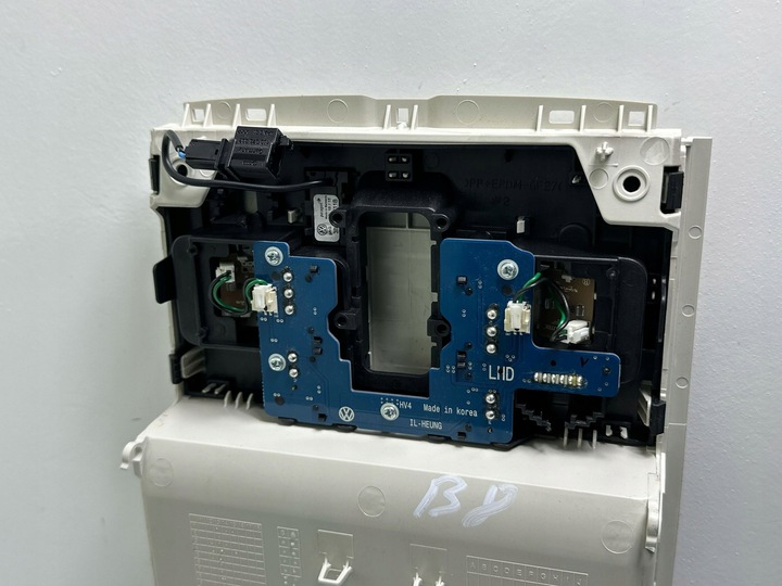 фото №9, Лампа потолочная volkswagen passat b8 2016 5g0868837