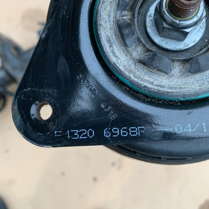 фото №8, Renault megane iv 1.2 tce ліва поворотна опора ричаг  амортизатор 543025368r