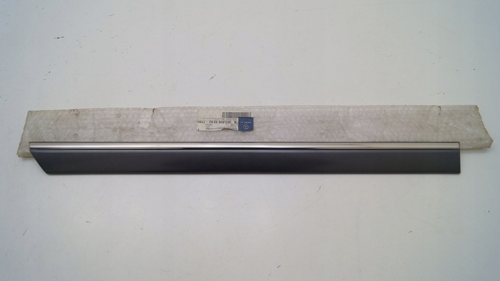 фото №1, Mercedes c-klasa 202 w202 планка двері зад права