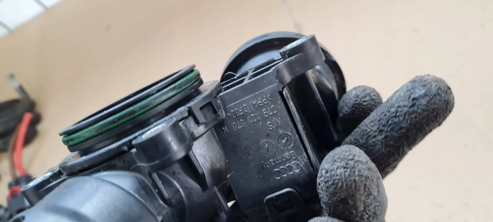 фото №8, S6 c7 4g рестайлінг клапан води 4.0 tfsi 079121678k s7 4g a8