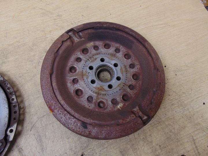 фото №12, Сцепление колесо двухмассовый vw polo v 6r 1.6 tdi