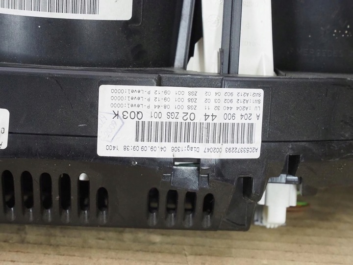 фото №12, Mercedes cls w204 спідометр  прилади 2049004402 англієць