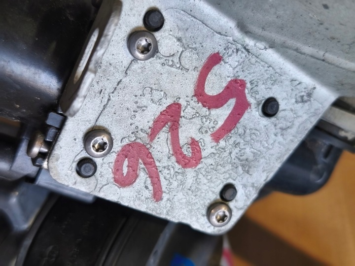 фото №7, Bmw g20 g30 дополнительный водяной насос + шланг 9147347 6993454 6993453