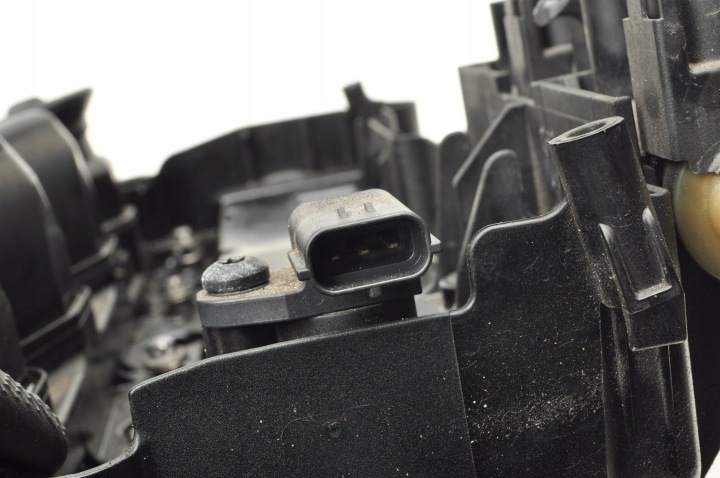фото №8, Volvo xc60 i крышка клапанов 31401505