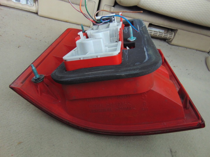 фото №9, Лампа правая зад задняя audi a2 европа