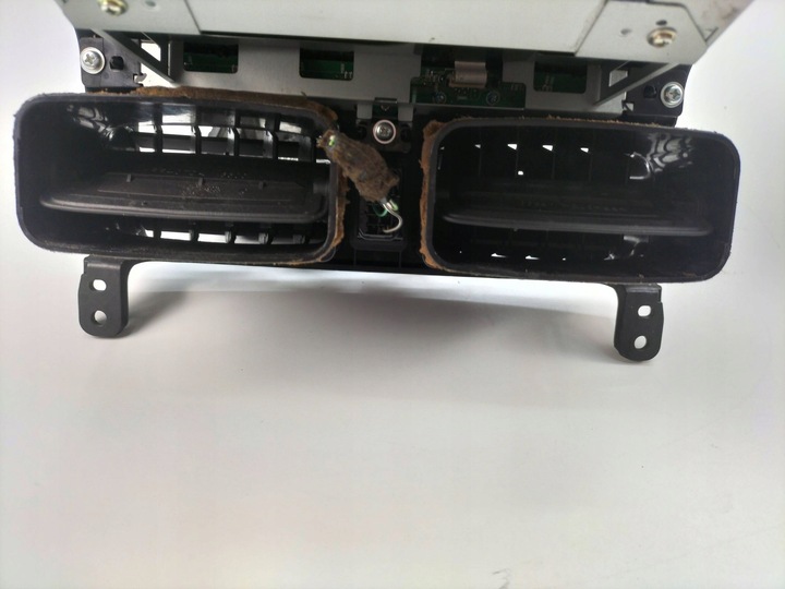 фото №10, Консоль середня радіо toyota avensis 8611005020