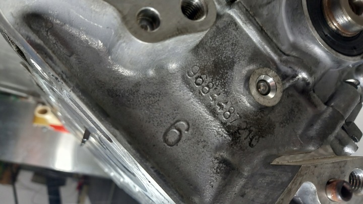 фото №16, Головка двигателя 9684487210 volvo citroen peugeot 1.6 hdi