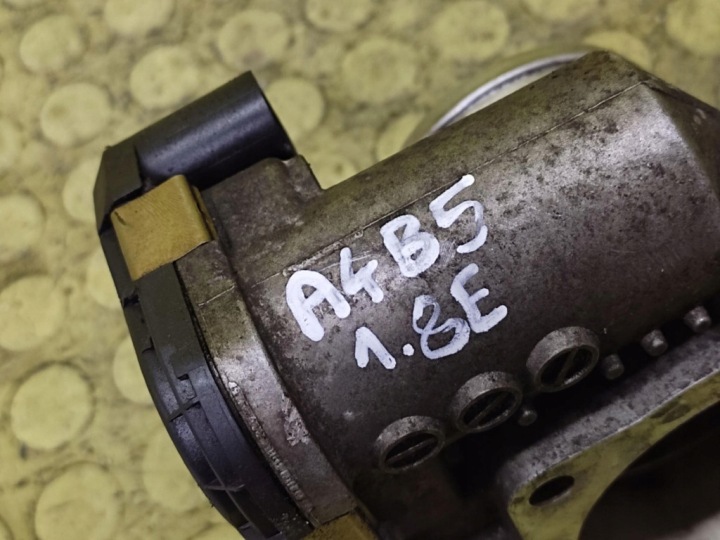фото №9, Audi a4 b5 1.8 дросельна заслінка 06b133062b