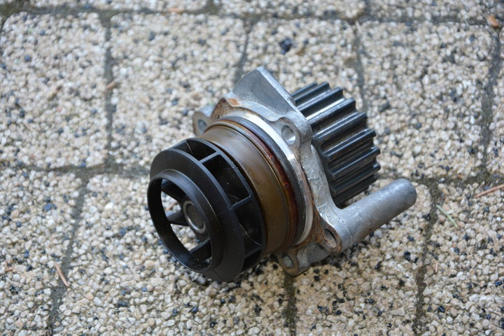 фото №8, Насос води vw sharan 03l121019pt 019de