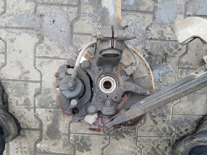 фото №5, Audi a3 8p рестайлинг 08-12r 2.0 tdi поворотный кулак правая перед