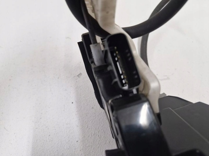 фото №8, Kia carens 4 iv замок дверь левый зад задний 6 pin 81410-a4020