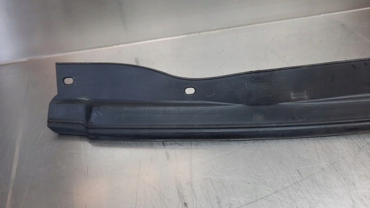 фото №7, Планка прокладка обтікач двері правий перед 30661413 volvo v50 04-12r