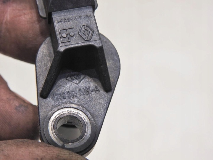 фото №6, Датчик положення вала renault clio iii 1.5 dci 8200835209