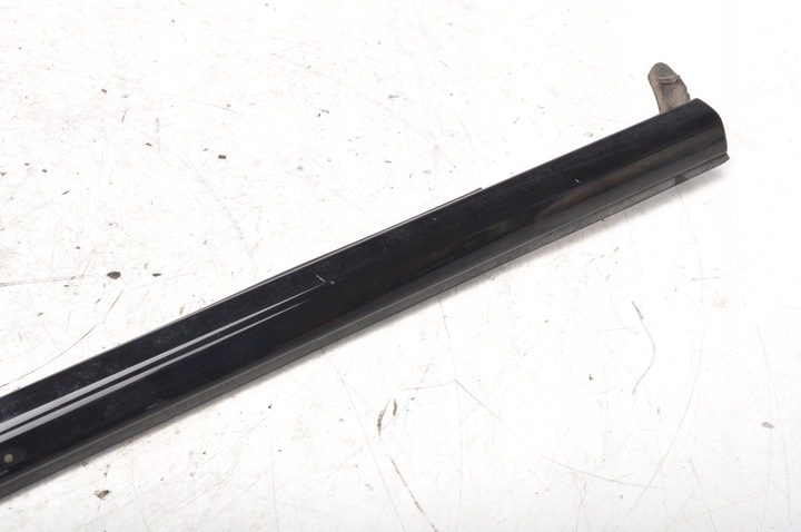 фото №8, Bmw 7 g12 планка скла прилегла до скла передня ліва