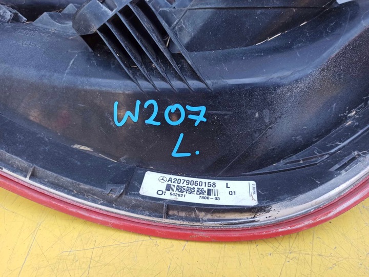 фото №8, Mercedes w207 лампа зад права cabrio po zalaniu a2079060258