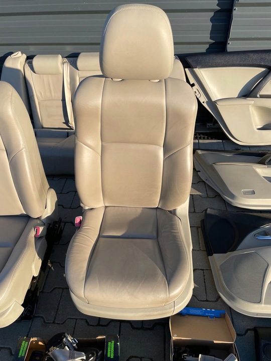 фото №5, Toyota avensis t27 рестайлінг універсал сидіння шкіра салон прокладка duńczyka ремені