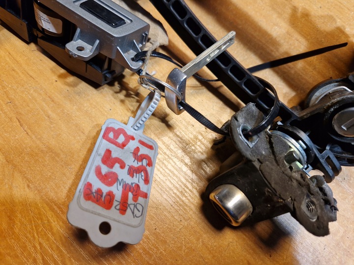 фото №11, Bmw 7 e65 замок двері pp ключ вставка замок кришки бардачка kpl uk англієць