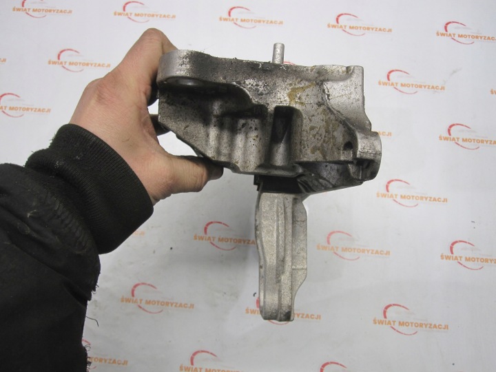 фото №6, Peugeot 208 ii 1.2 thp 17r кронштейн подушка коробки коробка передач 4a109760