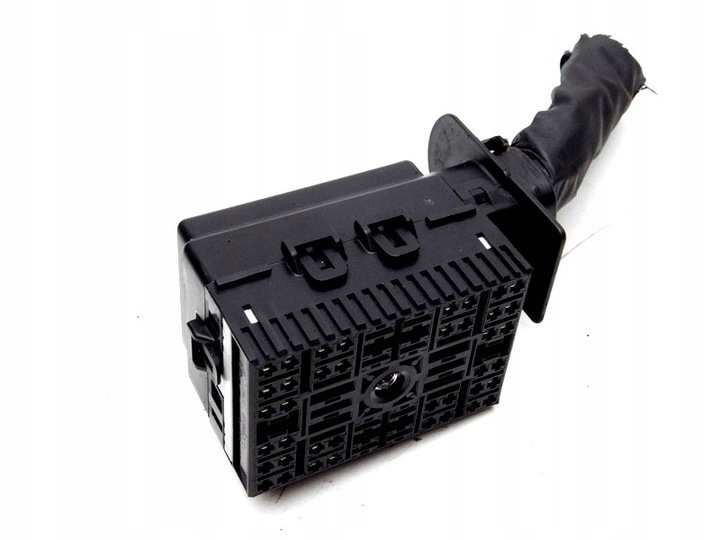 фото №1, 08/23 kia proceed i 3d ceed i 2.0 16v роз'єм штекер коробка запобіжників