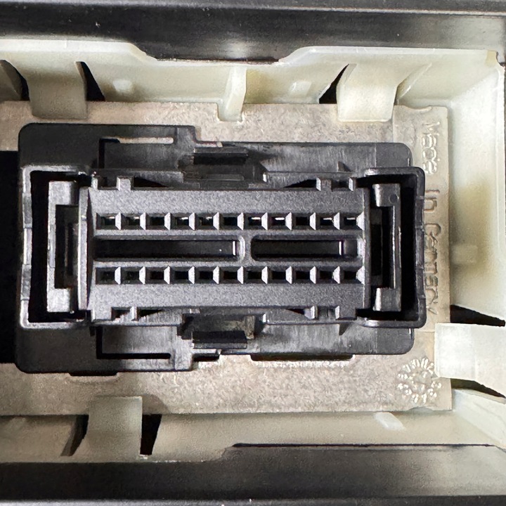 фото №11, Оригинальный номер porsche taycan 9j1 изолятор инвертор преобразователь напряжения