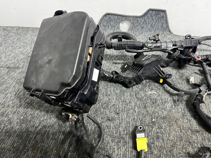 фото №9, Hyundai i40 коробка предохранителей установка оригинал