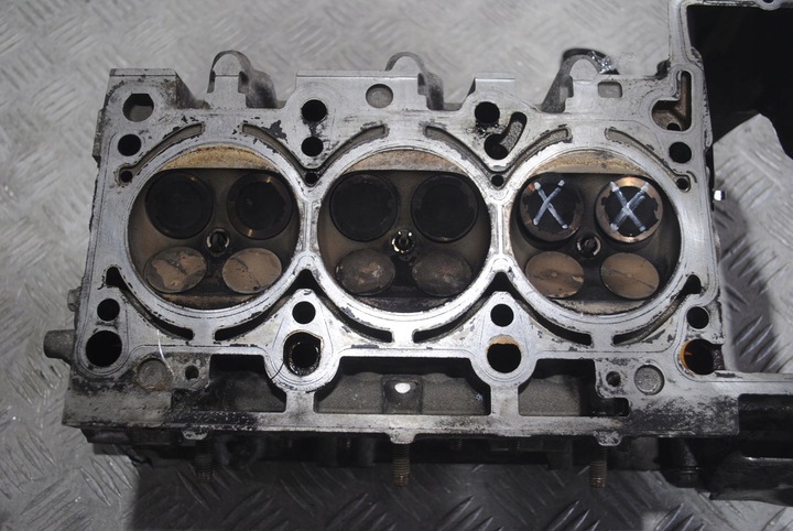 фото №10, Головка правая 06e103374a audi a6 c6 2.4 v6 bdw