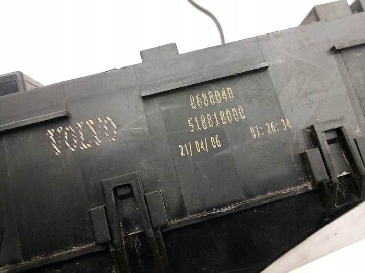 фото №9, Volvo v50 2005 8688040 коробка предохранителей / комплект