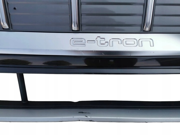 фото №13, Бампер, решётка, решётка радиатора, решётка средняя, спойлер нижний audi e-tron 4ke 131.