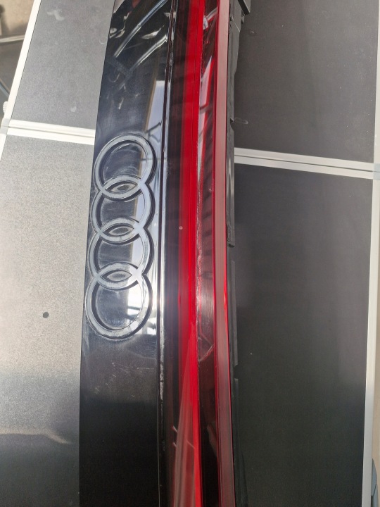 фото №7, Audi q8 4m8 рестайлинг накладка фара зад led 4m8945095be