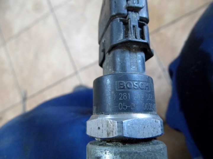 фото №7, Cerato 1.5crdi 05' паливна рейка  форсунки 0445214067