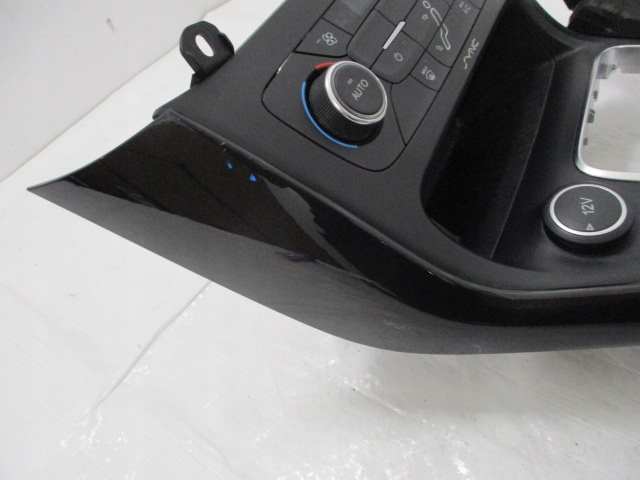 фото №7, Ford focus mk3 рестайлинг панель средний кондиционера