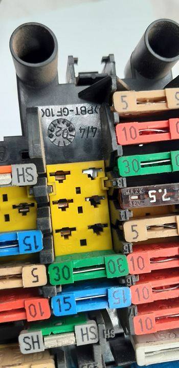 фото №9, Коробка запобіжників peugeot partner 2.0 hdi 02r