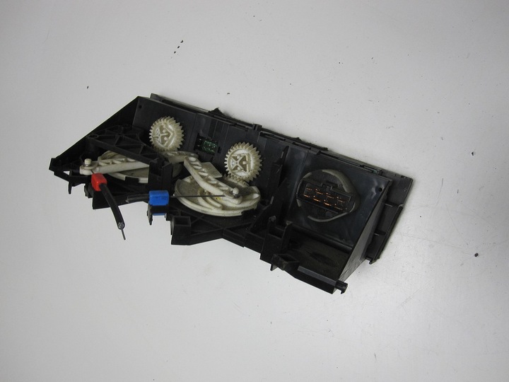 фото №10, Панель управление воздуховод volvo s40 97r дерево