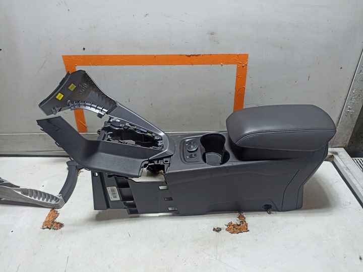 фото №8, Ford focus mk3 подлокотник туннель европа