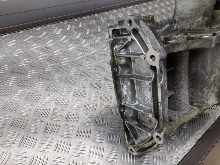 фото №13, Dodge challenger 05184515ac з спереду піддон масляні