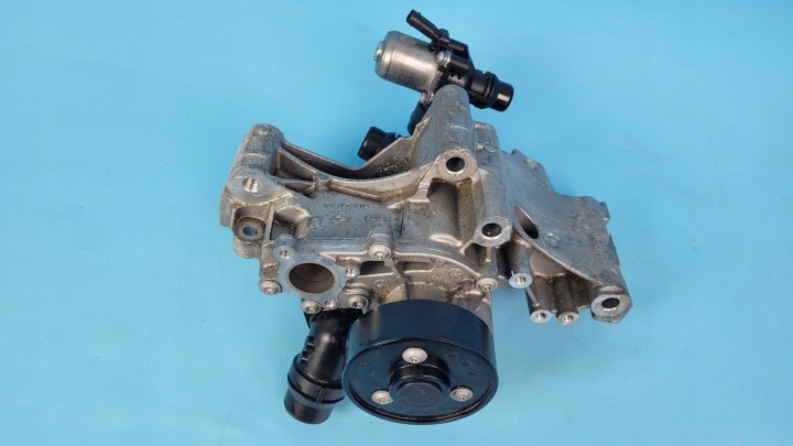 фото №8, Bmw x3 g01 lci sdrive30i 23r водяна помпа  кронштейн 8650988 клапан 8689694