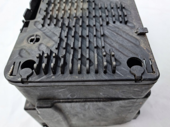 фото №6, Mercedes a класс w176 1.8 cdi корпус акумулятора