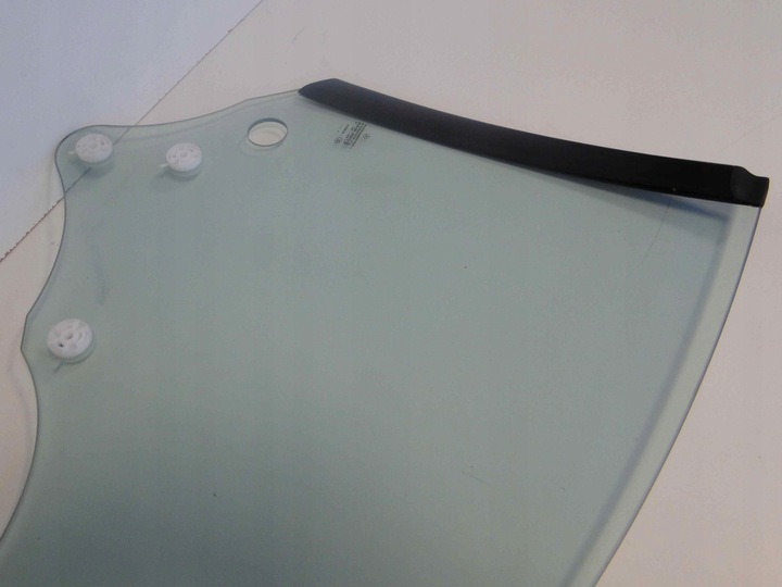 фото №8, Mercedes clk 209 купе скло задня права 2003