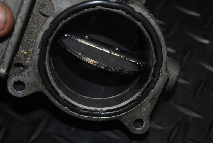 фото №11, Дроссельная заслонка audi a4 b7 bkn 3.0 8e0145950d